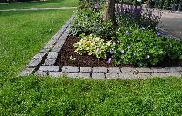 Flower Bed Mulching in Bluffton